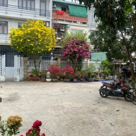 Biệt thự 2 tầng, mặt tiền kinh doanh, ngay Khu Dân Cư Bộ Công An, 322m2, 160 Nguyễn Văn