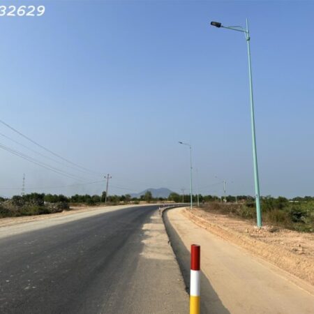 Bán 27m x 83m đất ONT Đường Hùng Vương – Tân Tiến – TX LaGi giá đầu tư 7.9tr/m2 view Biển Bán 27m x 83m đất ONT Đường Hùng Vương – Tân Tiến – TX LaGi giá đầu tư 7.9tr/m2 view Biển