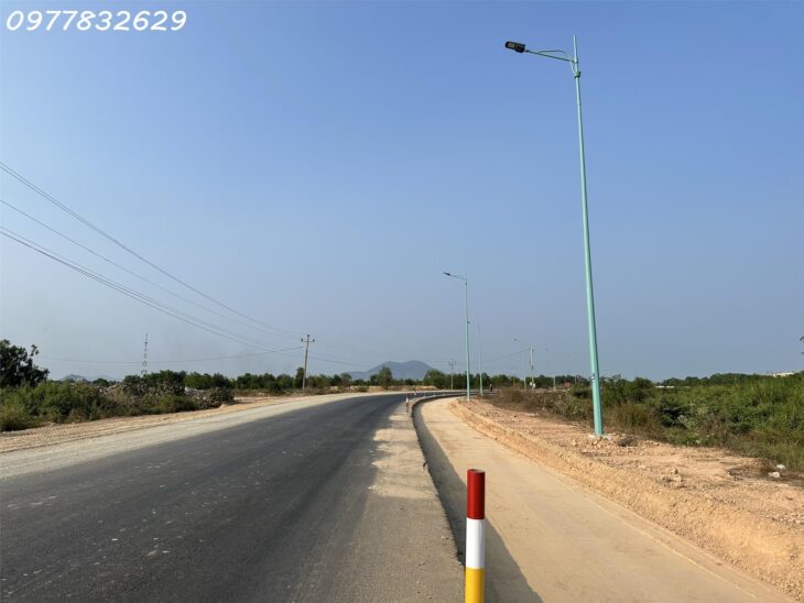 Bán 27m x 83m đất ONT Đường Hùng Vương – Tân Tiến – TX LaGi giá đầu tư 7.9tr/m2 view Biển