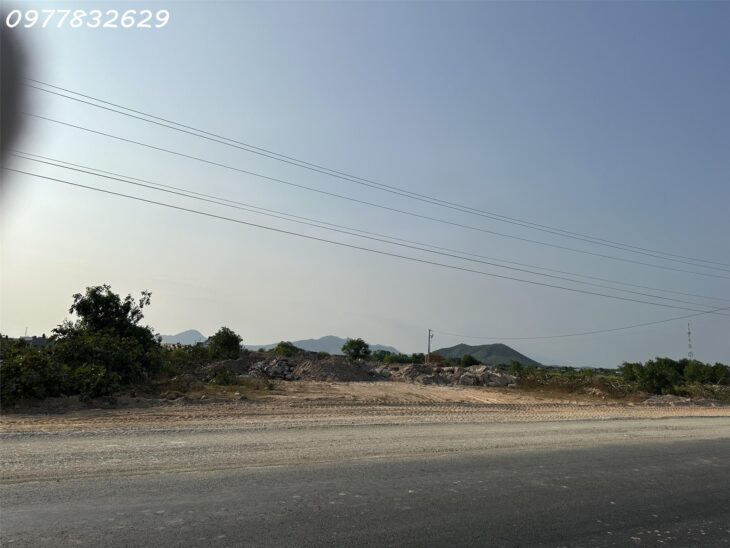 Bán 27m x 83m đất ONT Đường Hùng Vương – Tân Tiến – TX LaGi giá đầu tư 7.9tr/m2 view Biển