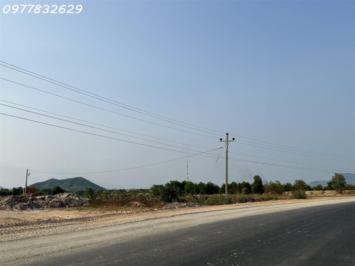 Bán 27m x 83m đất ONT Đường Hùng Vương – Tân Tiến – TX LaGi giá đầu tư 7.9tr/m2 view Biển