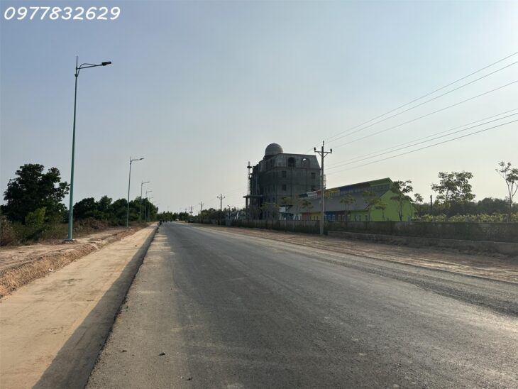 Bán 27m x 83m đất ONT Đường Hùng Vương – Tân Tiến – TX LaGi giá đầu tư 7.9tr/m2 view Biển
