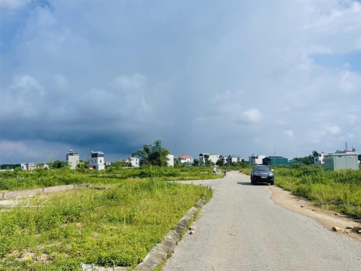 Bán lô đất TĐC Bình Yên lôgóc 2MT ôtô tránh vỉa hè rộng 80m nhỉnh 6tỷ