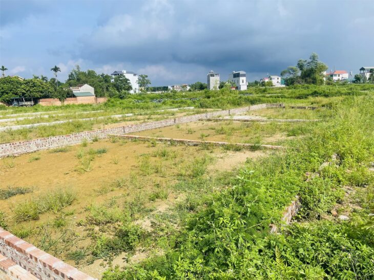 Bán lô đất TĐC Bình Yên lôgóc 2MT ôtô tránh vỉa hè rộng 80m nhỉnh 6tỷ