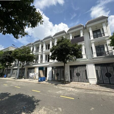 Bán nhà 4pn 70m2 Dĩ An Bình Dương 3,5 tỷ