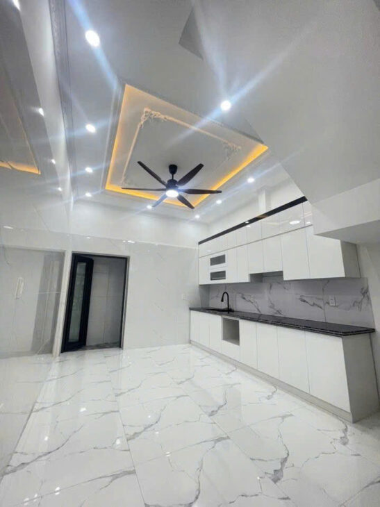 Bán nhà mặt ngõ 84 Dân Lập, 50m 3 tầng độc lập, ô.tô đỗ cửa, Giá 4.5 tỉ cực đẹp