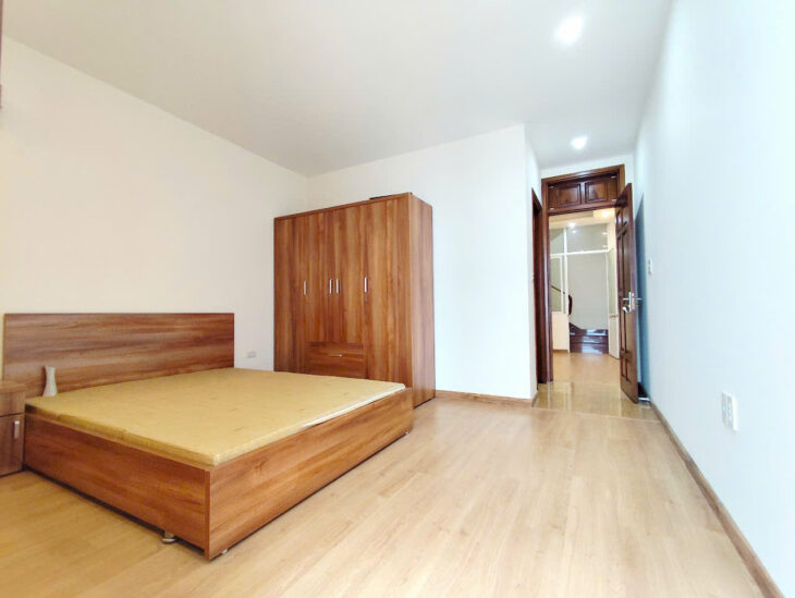 Nhà phân lô Thiên Lôi, 80m 3.5 tầng, đường 12m, độc lập dân xây, Giá 6 tỉ, gần ngã 4 Phúc Tăng