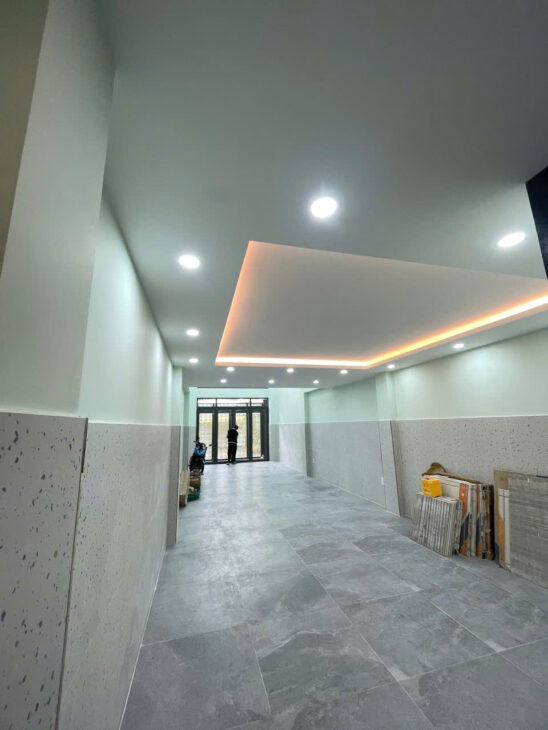 Nhà mới ????. 4*21 . 1 trệt 1 lửng 4 lầu_ Lũy Bán Bích
