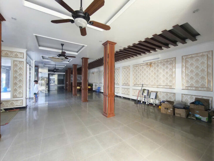 Toà nhà 192m 5 tầng 8 ngủ – mặt đường Nguyễn Văn Linh, lô góc gần AEON, Giá 22 tỉ