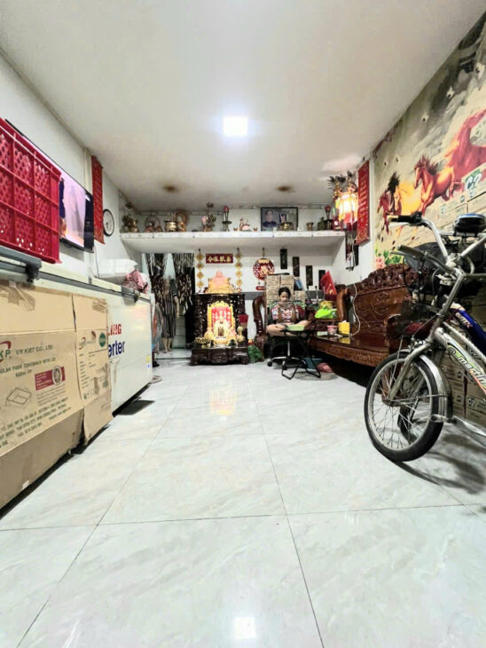 SÁT MẶT TIỀN NGANG 4 NỞ HẬU 7 DÀI 10,5 M ĐÚC 3 TẤM CÓ 4 TỸ Q4