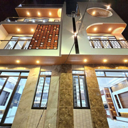 Bán nhà Khúc Thừa Dụ, 47m 4 tầng, mới tinh, ô.tô đỗ cửa, GIÁ 3.98 tỉ