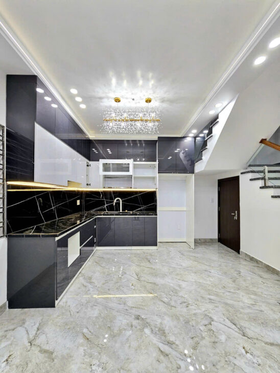 Bán nhà Khúc Thừa Dụ, 47m 4 tầng, mới tinh, ô.tô đỗ cửa, GIÁ 3.98 tỉ