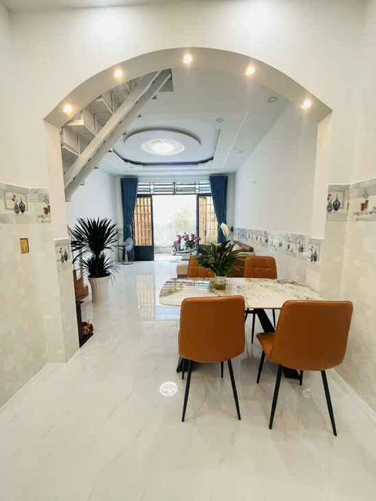 Nhà Đẹp 2 Tầng SHR Giá chỉ 3 Tỷ 4 Hẻm Xe Hơi Tân Thới Hiệp Quận 12 gần Gò Vấp