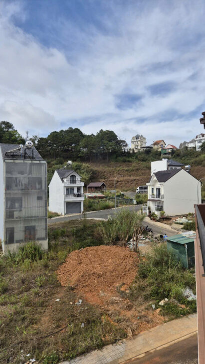 BÁN NHÀ LÔ GÓC 2 MẶT TIỀN KQH AN SƠN – P4 – ĐÀ LẠT