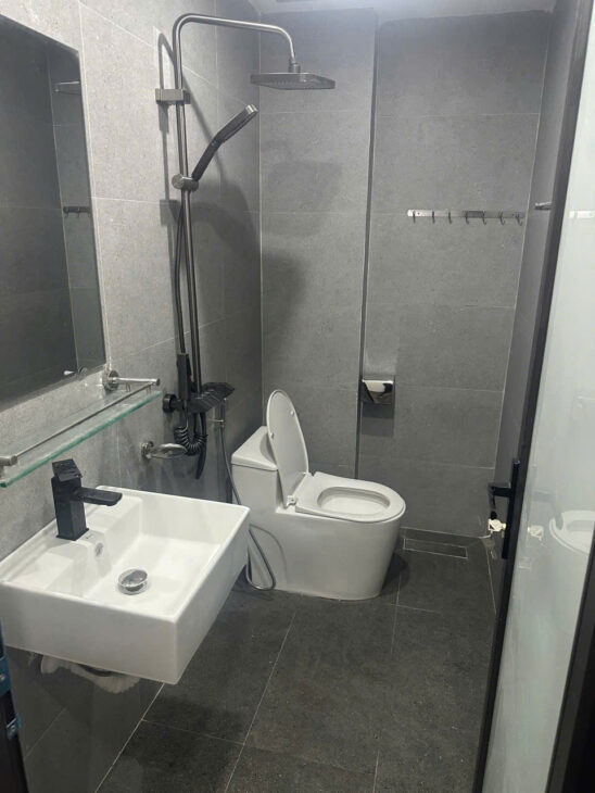 NHÀ ĐẸP ĐÔNG LA – HĐ – 30m – 5 TẦNG 3.95 tỷ