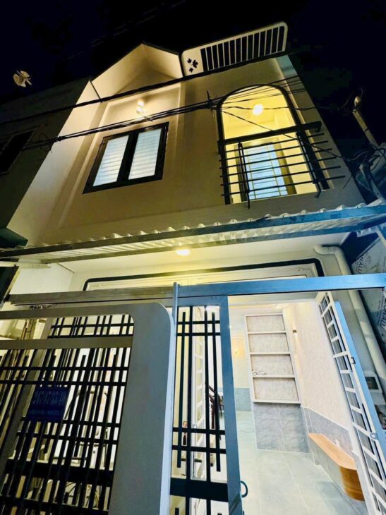 NHÀ MỚI Ở NGAY – SÁT BẾN XƯA THẠNH LỘC 08 Q12 – 2 TẦNG – NHỈN 3 TỶ