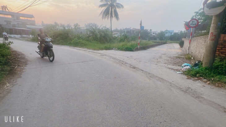 VỊ TRÍ ĐẤT CHỤC CHÍNH KINH DOANH ĐUUWOWNGF RỘNG 7 M CHUẨN BỊ GIẢI NHỰA — DT 60 M FUN TỔ CƯ KHUÔN