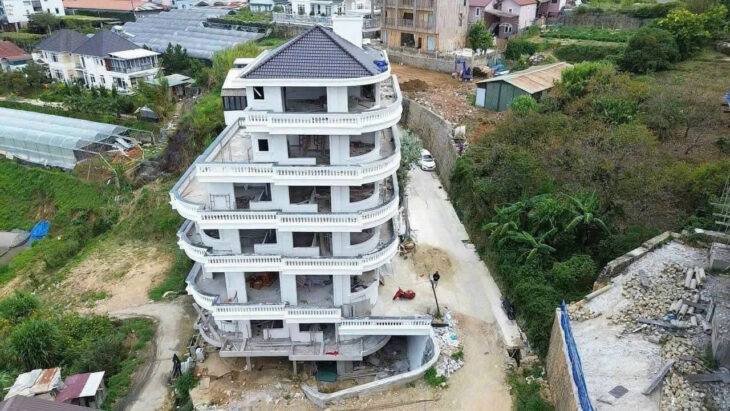 Bán khách sạn 18 phòng Đà Lạt- Khu Nam Hồ phường 11 Đà Lạt