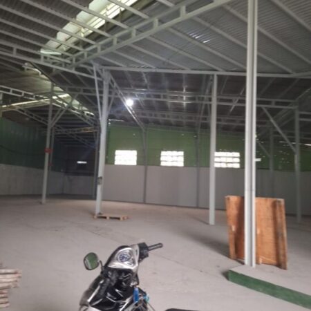 CHO THUÊ XƯỞNG MẶT TIÈN 700M Giá 45tr Thới Tam Thôn Đường Xe Container vào tới xưởng