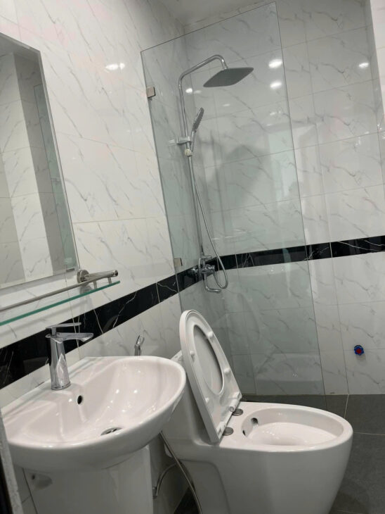 CHÍNH CHỦ CẦN BÁN CĂN NHÀ HIẾM, MẶT TIỀN PHỐ HÀM LONG, GẦN NGÃ TƯ PHỐ HUẾ, 5 TẦNG 40M2