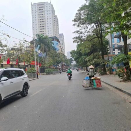 BÁN NHÀ LK PHỐ NGÔ THÌ NHẬM-HÀ ĐÔNG, VỈA HÈ, Ô TÔ ĐỖ CỬA, DT 49M x 5T, MT 4.67m. GIÁ 14.5 TỶ