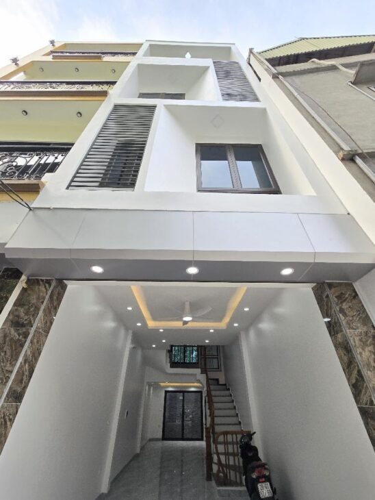 CHỈ 100TR/M2 CÓ NGAY NHÀ KOONG NỘI AM – FUUL NỘI THẤT HOÀNG GIA – 2 THOÁNG – GẦN PHỐ – Ô TÔ – GA