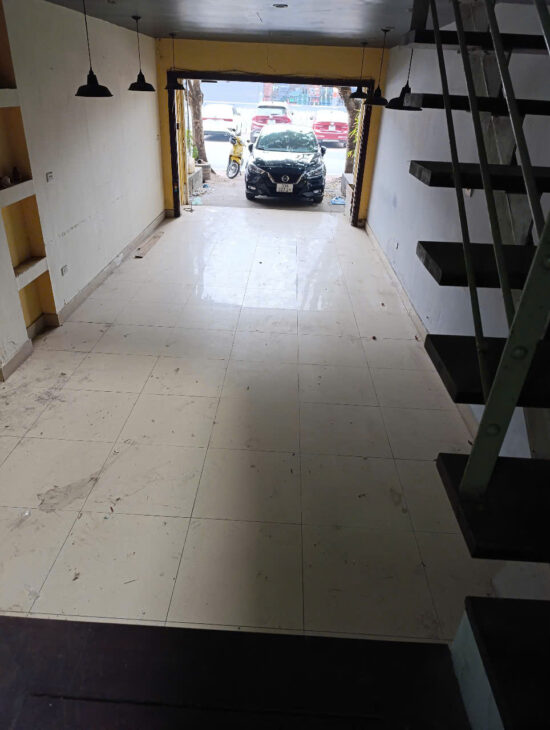 GARA Ô TÔ – KINH ĐOANH – Ô TÔ TRÁNH – ĐỖ – NGÕ SAU XE MÁY TRÁNH BA Nguyễn Văn Linh 64m, 4T, MT 4m.
