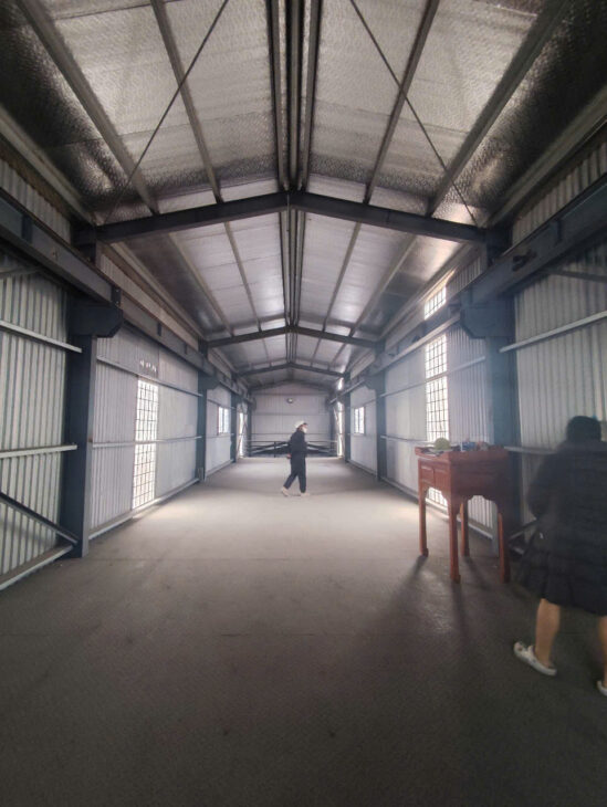 Nhà xưởng 2 tầng mặt đường Nguyễn Văn Linh, 196m, Giá 10.5 tỉ, gần AEON