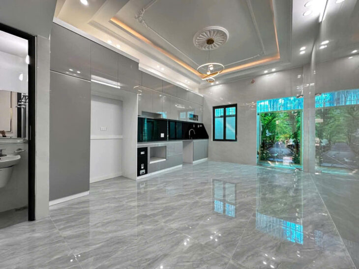 Bán nhà lô 14 Lê Hồng Phong, DT 60m 5 tầng, Thang Máy, đường 15m, Giá 9.2 tỉ