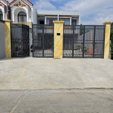 CHÍNH CHỦ CẦN BÁN 2 NHÀ Ở THẠNH LỘC AN THẠNH THUẬN AN DT: 306,5M2 NGANG 9M THỔ CƯ 120M2, GIA: 9,8