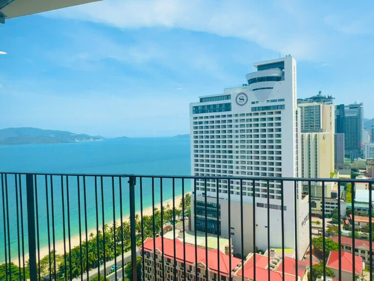 Cho thuê Căn hộ 2 phòng ngủ toà nhà GOLD COAST tầng 18 tòa Nam