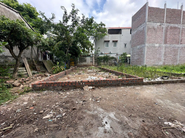 BÁN ĐẤT ĐẢN MỖ, UY NỖ, ĐÔNG ANH. DIỆN TÍCH 50M2, MT4M. GIÁ 70TR/M.