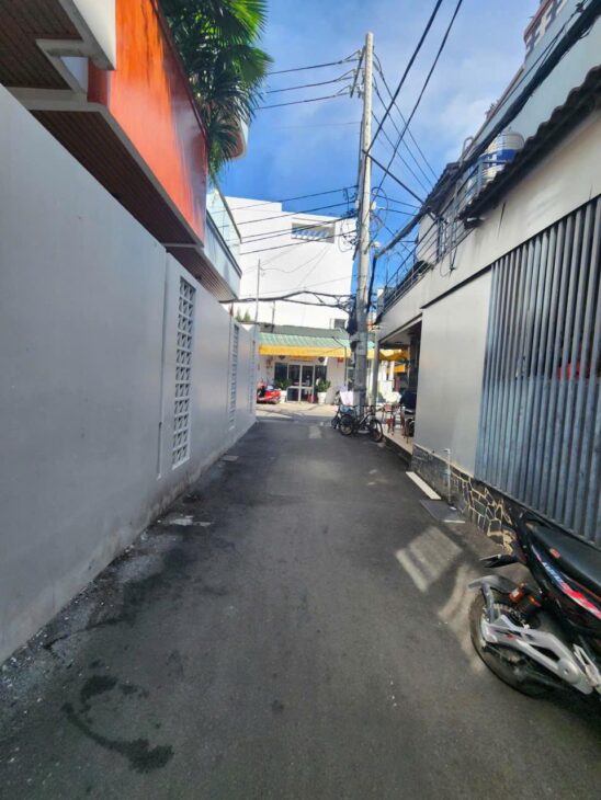 Ô TÔ THÔNG – THẲNG 1 TRỤC – 20M RA MT NGUYỄN DUY CUNG – GÒ VẤP- 44M2 – 3 TẦNG – VUÔNG A4 – CHỈ HƠN