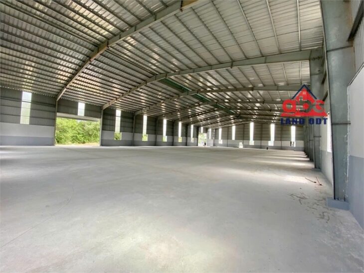 XT483 Xưởng cho thuê lâu dài, trang bị PC vách tường. xưởng cao thoáng mát. an toàn