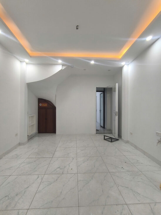 TÂY SƠN – ĐỐNG ĐA – DT 40M2 X4T – MT 4M – 9.95TỶ – Ô TÔ ĐỖ CỬA – KD CỰC ĐỈNH