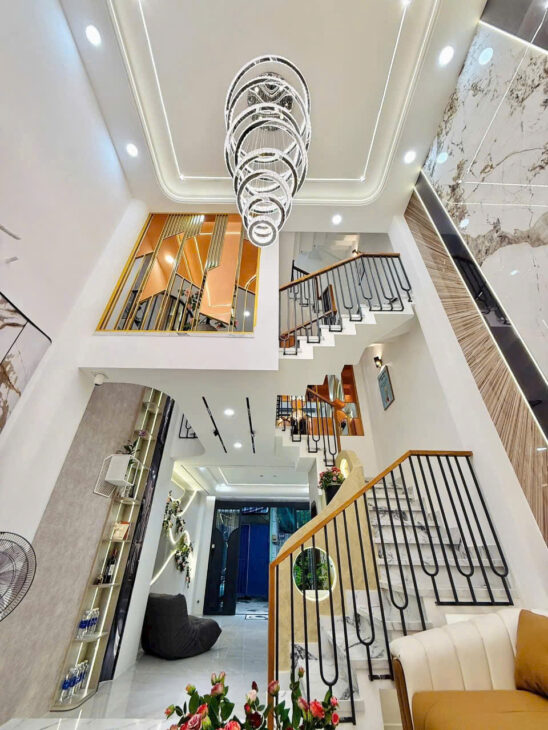 BÁN NHÀ GÒ VẤP, 40M2, Ô TÔ NGỦ TRONG NHÀ, 5 TẦNG, NHỈNH 6 TỶ.
