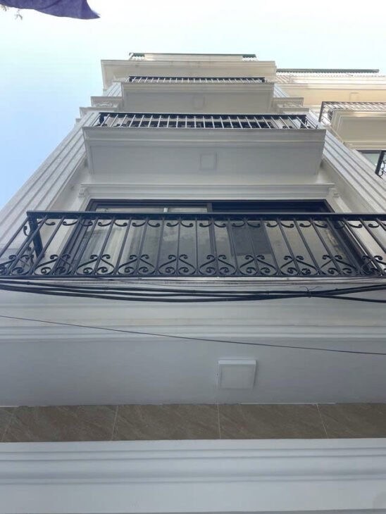 BÁN NHÀ PHỐ NGỌC LÂM 5 TẦNG, LÔ GÓC FULL NỘI THẤT 36M2, 7.9 TỶ. LONG BIÊN.