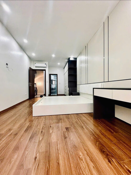 Khai xuân chị Linh giảm 400tr bán nhà 36m xây phố Bồ đề chỉ nhỉnh 6 tỷ Một nhà ra mặt phố