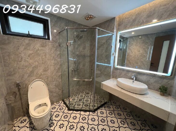 50M NHÀ PHỐ Ô TÔ THANG MÁY MẶT TIỀN RỘNG DỌN ĐỒ ĐÓN TẾT CHỈ NHỈNH 9 ĐỒNG