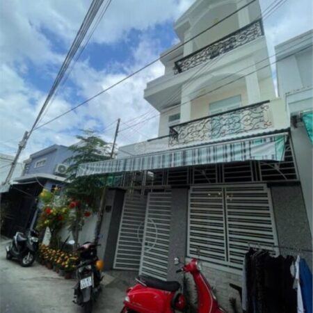 Bán nhà 3 tầng mê đúc chắc chắn DT 54,7m2 nở hậu, đường 5m oto thông, khu vực yên tĩnh , an ninh Bán nhà 3 tầng mê đúc chắc chắn DT 54,7m2 nở hậu, đường 5m oto thông, khu vực yên tĩnh , an ninh