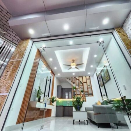 Bán nhà Đinh Công Thượng giá 6.4 tỷ, diện tích 35m2, 5 tầng, mặt tiền 4.5m