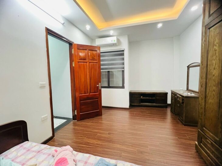 Bán nhà Trương Định giá 9.8 tỷ, diện tích 56m2, 5 tầng, mặt tiền 5.5m