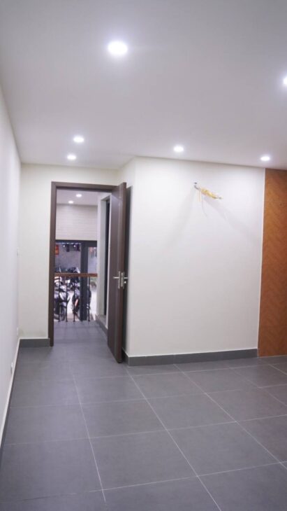 Bán nhà Giải Phóng giá 6 tỷ, diện tích 135m2, 2 tầng, mặt tiền 7m