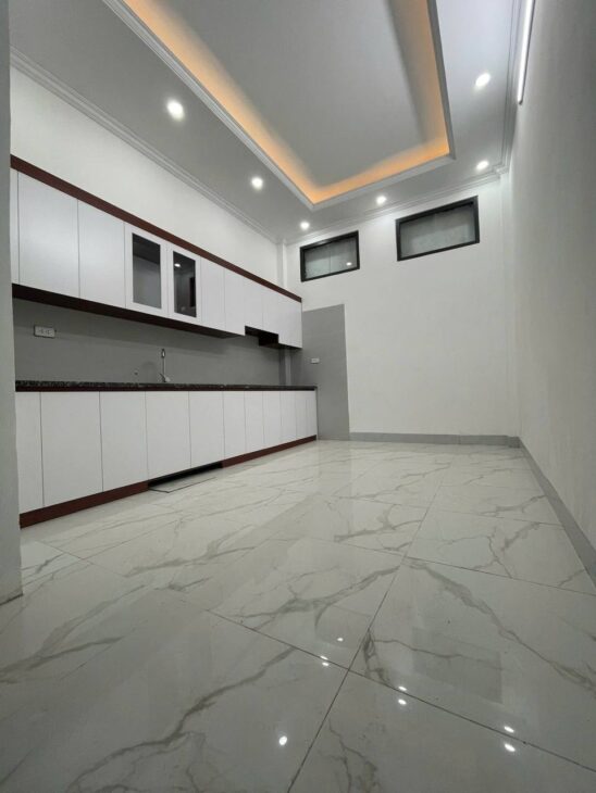 Bán nhà Vũ Tông Phan giá 7.9 tỷ , diện tích 45m2, 4 tầng, mặt tiền 3.5m