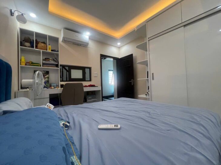 Bán nhà Yên Lộ giá 5.4 tỷ, diện tích 39m2, 4 tầng, mặt tiền 5.12m