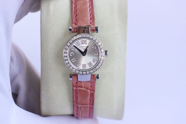 ĐH Nữ : Longines Dolce Vita – Niềng đính 32 viên Kim Cương thiên nhiên – Cọc số học trò