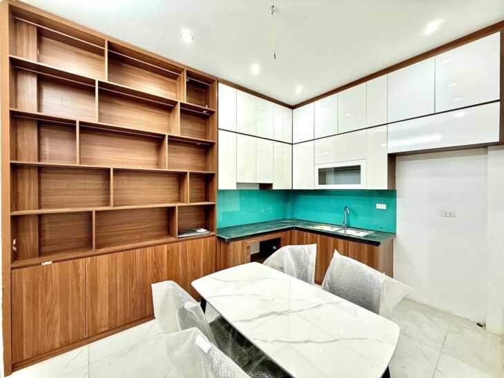 Bán nhà Đông Thiên giá 6.8 tỷ, diện tích 40m2, 5 tầng, mặt tiền 4m