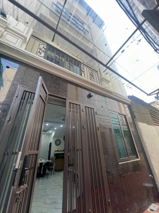 Bán nhà Yên Lộ giá 5.4 tỷ, diện tích 39m2, 4 tầng, mặt tiền 5.12m