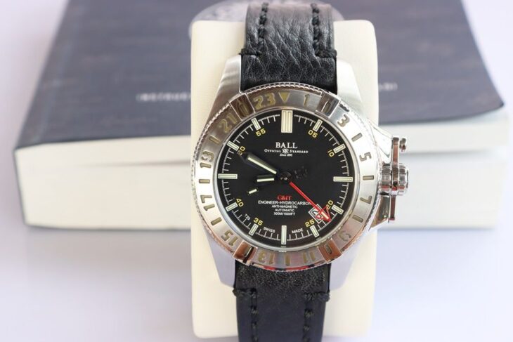 Đồng Hồ Nam : Ball Engineer Hydrocarbon – giờ GMT – Automatic – Size 40mm..