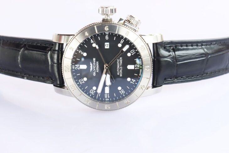 ĐH Nam : Glycine Airman Worldtimer GMT Automatic Dial Black – Dây da – 4 Kim – Size 44mm